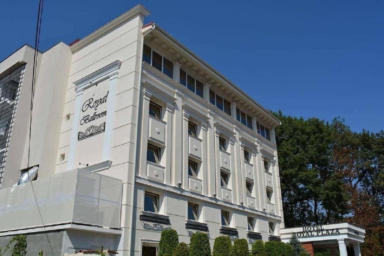 Hotel Royal Plaza Timişoara Exteriör bild